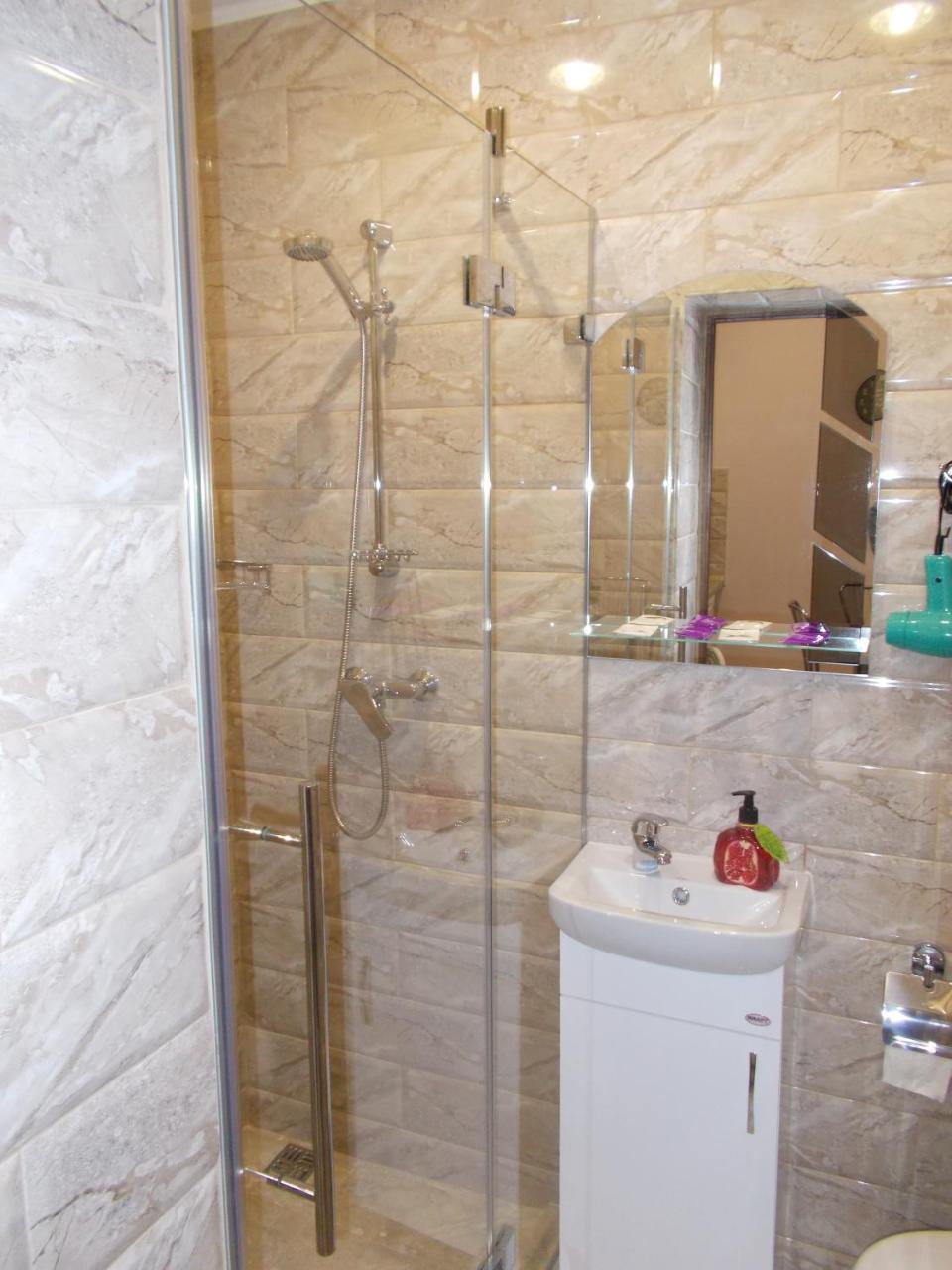 Two-bedroom In 10 Min To The Opera Theatre *