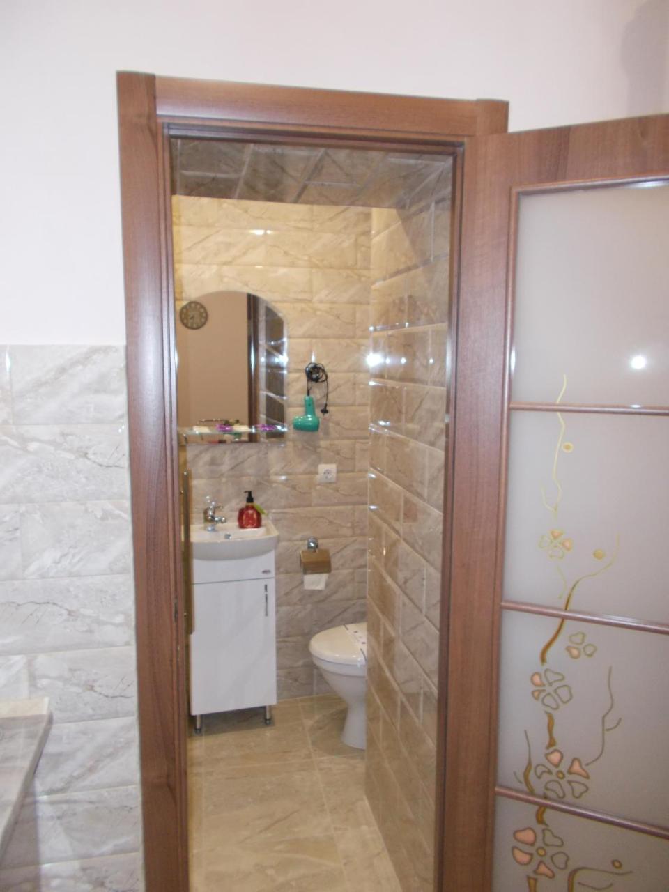 Two-bedroom In 10 Min To The Opera Theatre Lviv