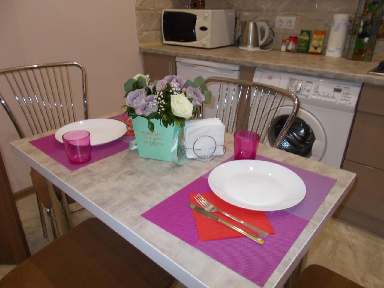 Two-bedroom In 10 Min To The Opera Theatre *